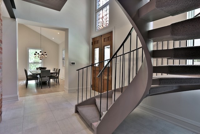 Building Photo - 33 Bloor St E