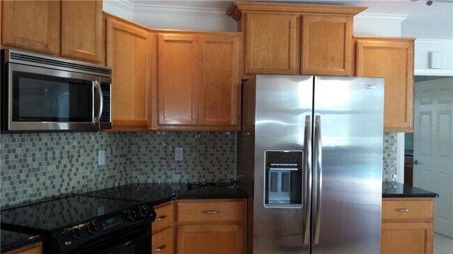 Building Photo - 423 Picasso Dr