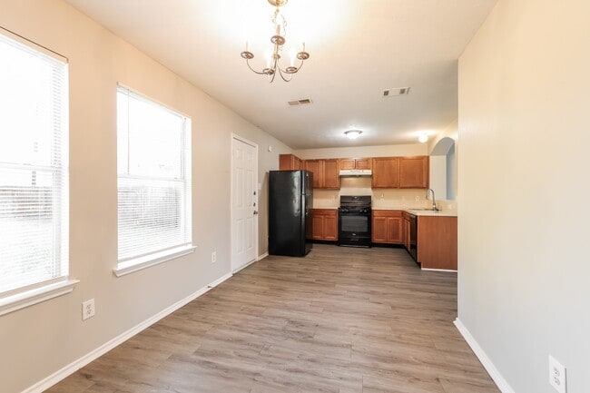Building Photo - 7507 Kennemer Dr