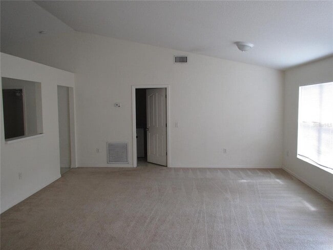 Foto del edificio - 4565 Fairlane Dr
