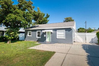 Building Photo - 707 Depugh St