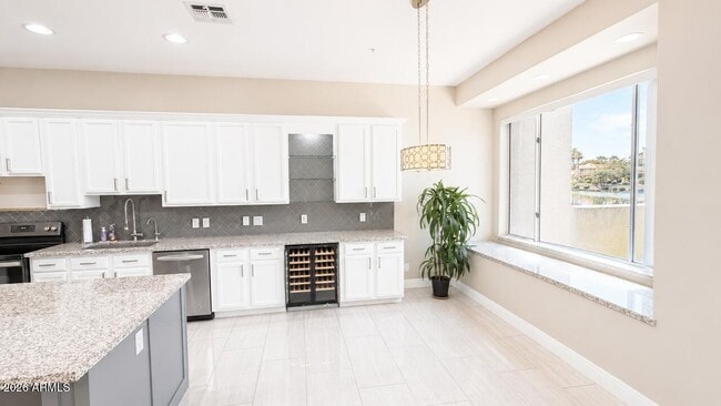 Building Photo - 1442 W Coral Reef Dr