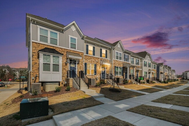 Building Photo - 9306 Mallard Mls Dr