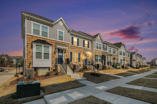 Foto del edificio - 9306 Mallard Mls Dr