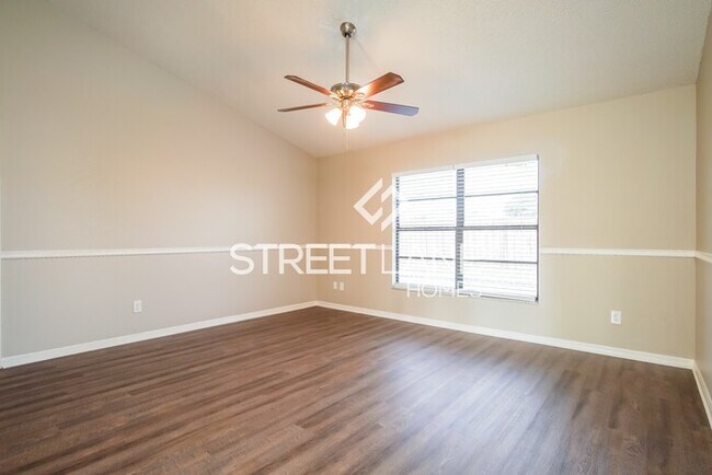 Foto del edificio - NOW OFFERING FIRST 2 FULL MONTH FREE OR A ...