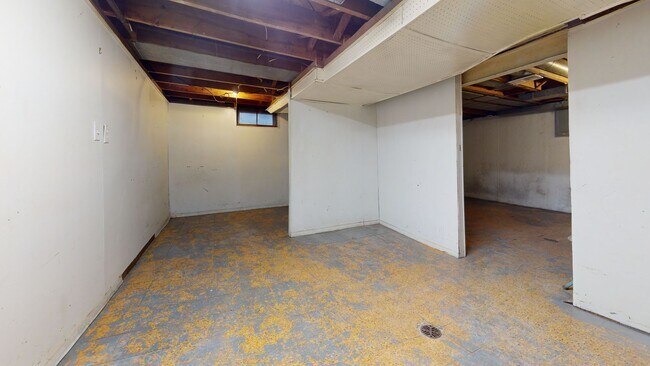 Foto del edificio - Bright 3-Bedroom, 1-Bath Unit for Lease in Warren