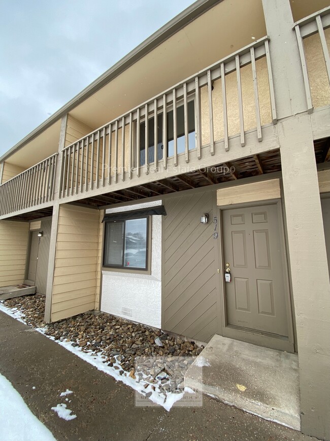 Building Photo - 519 Comanche Village Dr