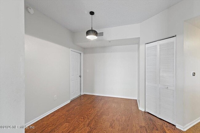 Foto del edificio - 1010 Bella Vista Blvd