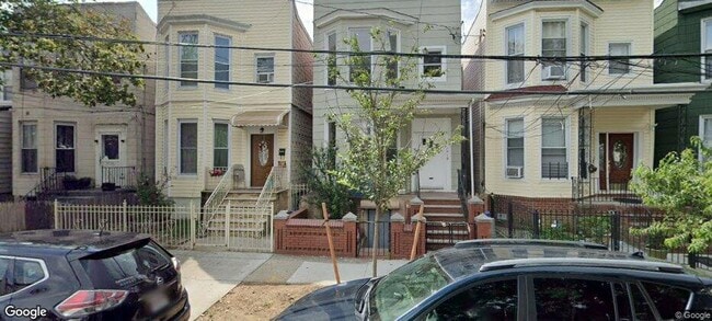 Building Photo - 7418 88th Ave