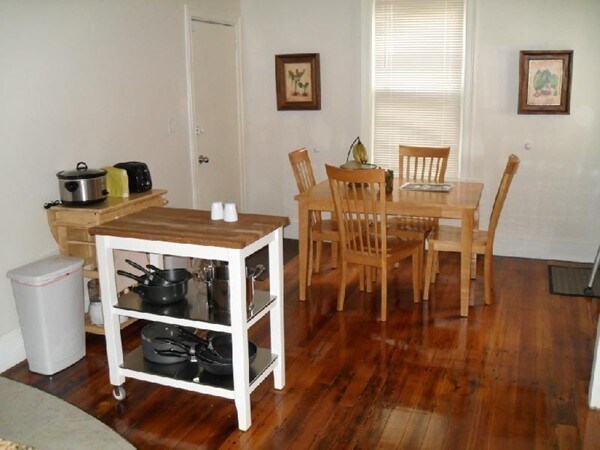 Building Photo - 135 Paul Gore St