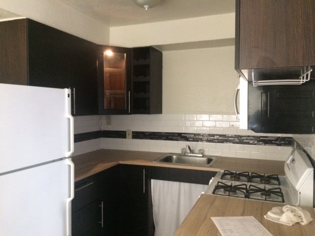 Primary Photo - 2421 F St