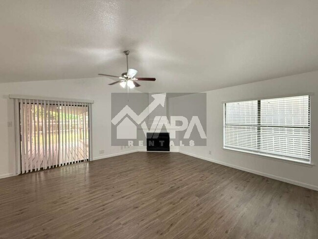Foto del edificio - 7135-7135 Grassy Trail