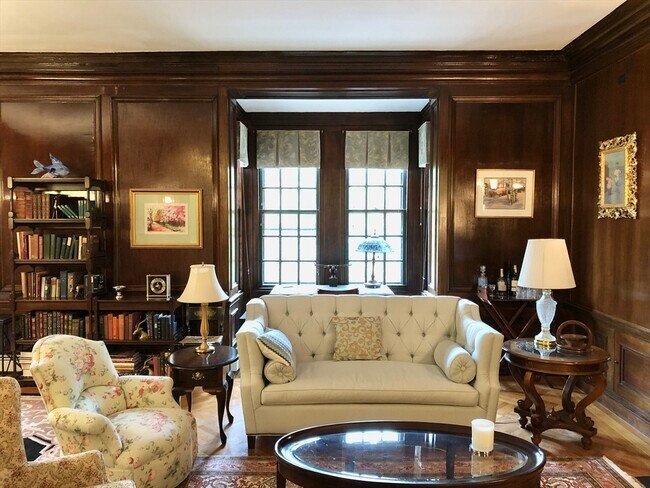 Building Photo - 191 Marlborough St