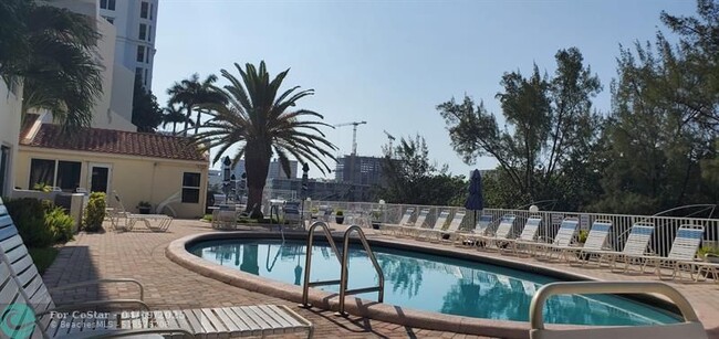 Foto del edificio - 2860 NE 14th Street Causeway