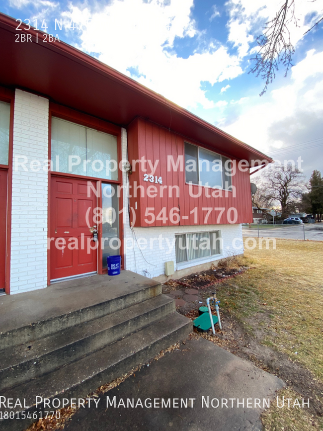 Building Photo - 2 Bedroom 1.5 Bath Sunset 4plex