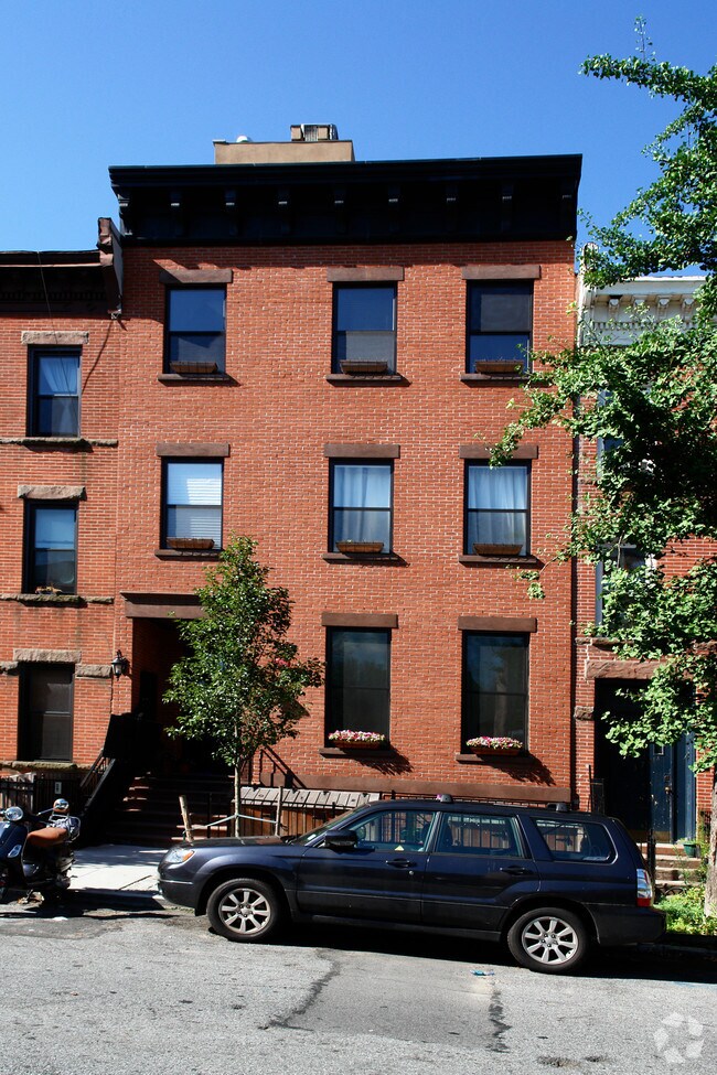 Foto del edificio - 378 12th St