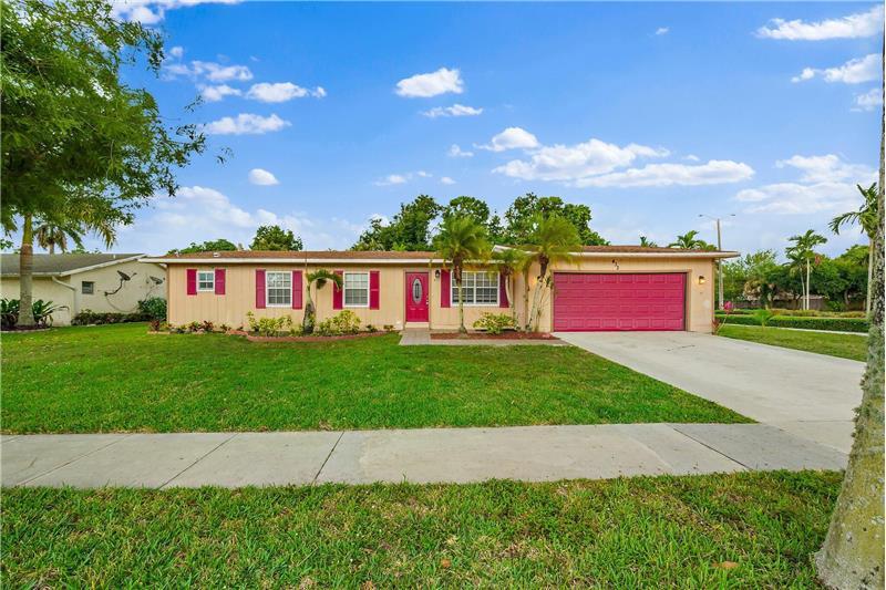 432 La Mancha Ave, Royal Palm Beach, FL 33411 Condo for Rent in Royal