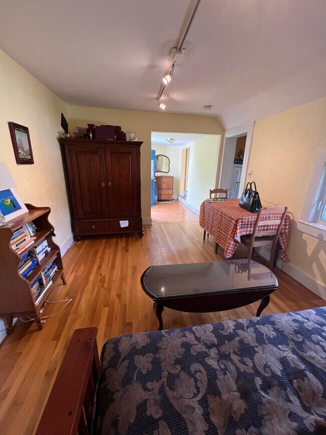 Living Room - 265 Common St