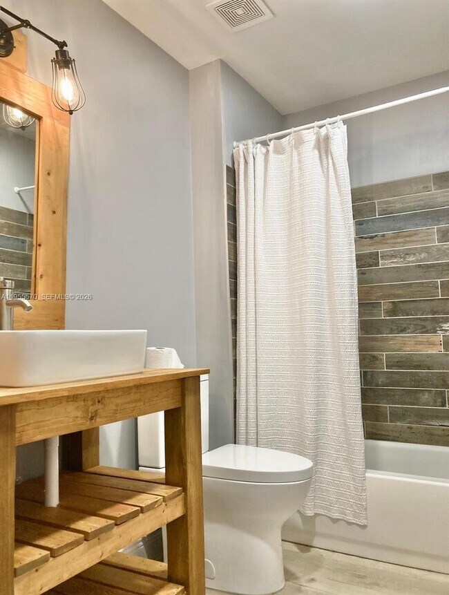 Foto del edificio - 4953 SW 32nd Terrace