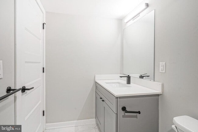 Building Photo - 1710 Cambridge St