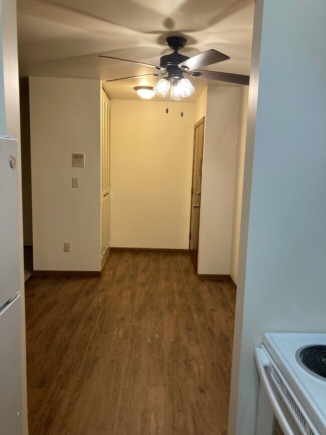 Interior Photo - River Valley View