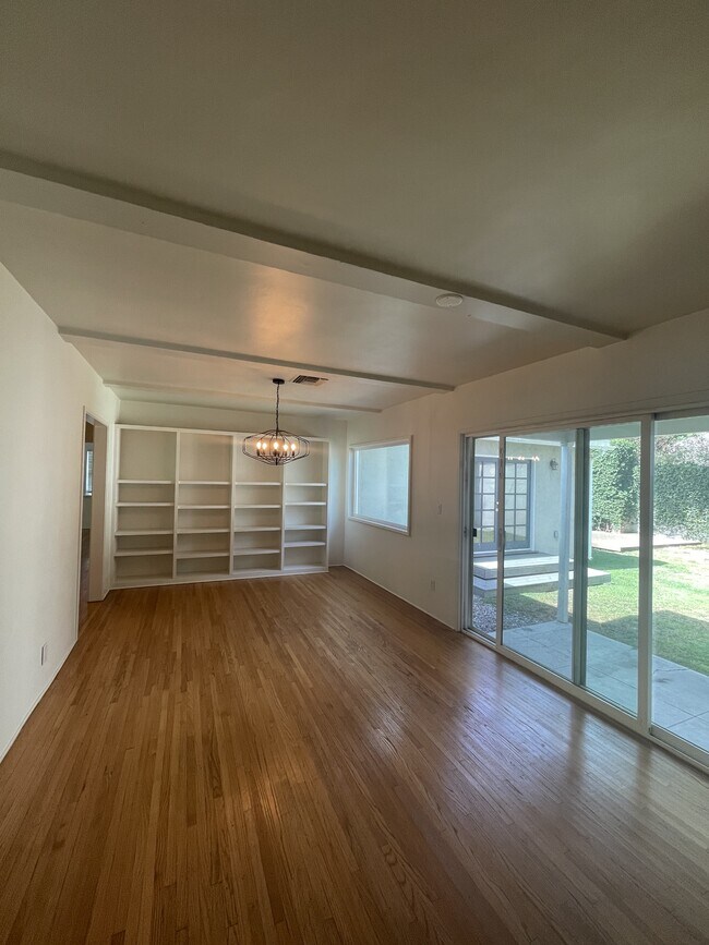 Foto del edificio - 1421 Birch Ave