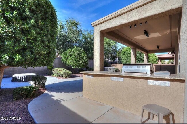 Foto del edificio - 6328 W Victory Way