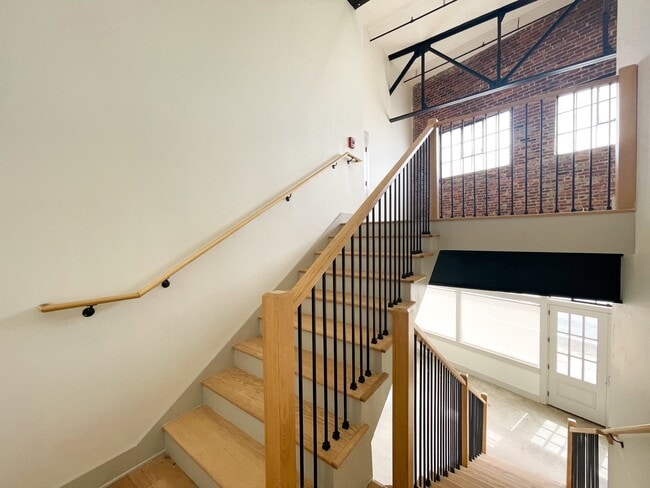 Building Photo - Modern Grocery Loft Apartments