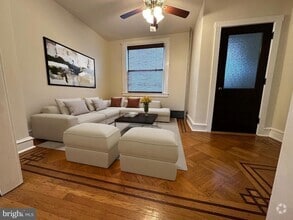 Building Photo - 2525 1/2 Edgemont Street Unit