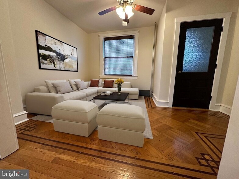 Foto principal - 2525 1/2 Edgemont Street Unit