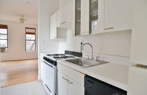 Building Photo - 357 W 54th St