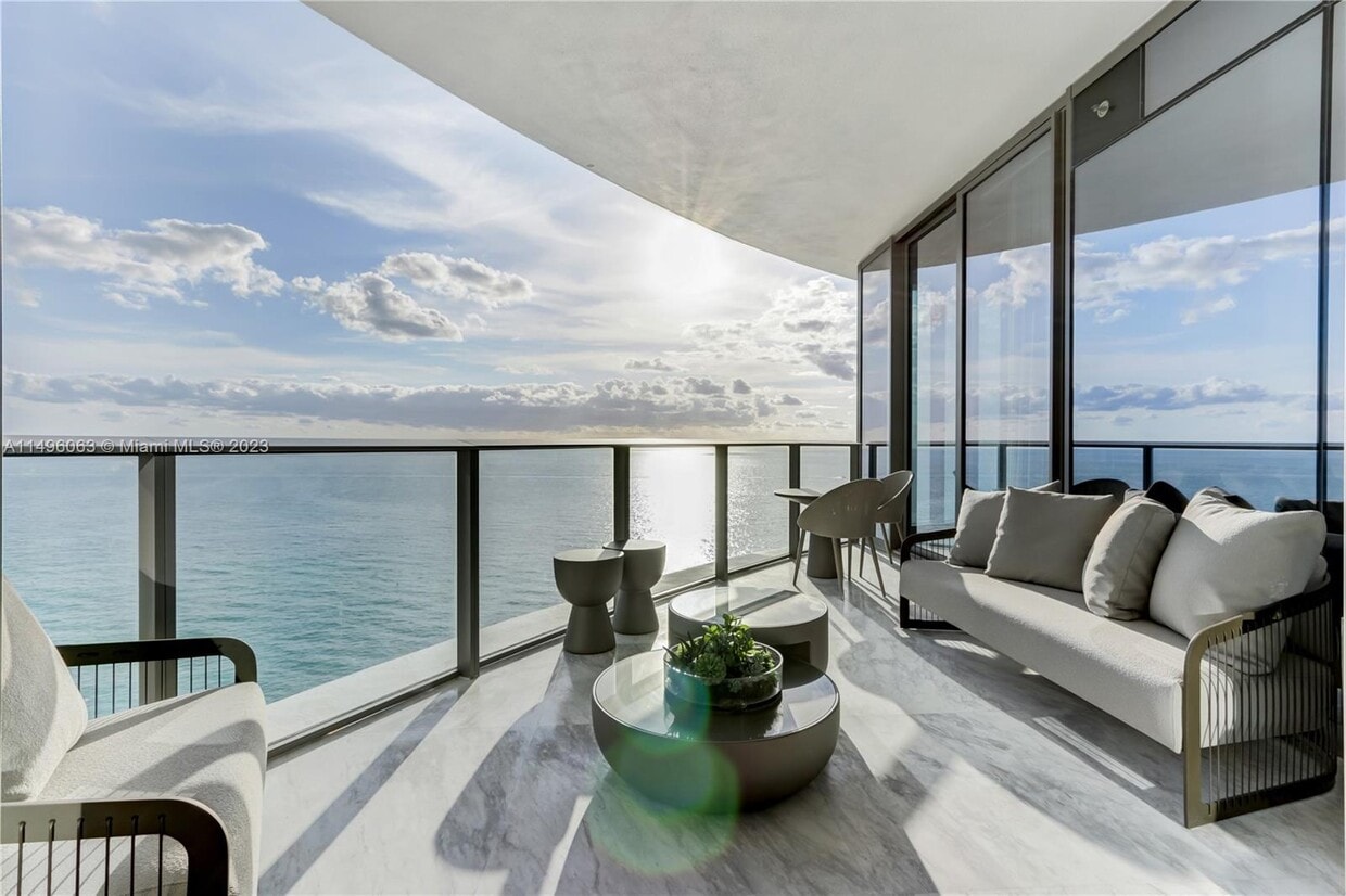 Primary Photo - 15701 Collins Ave