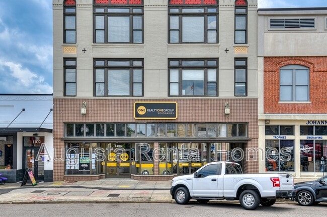 Building Photo - 1106 Broad St