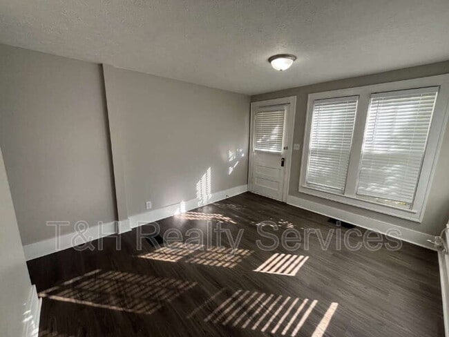 Building Photo - 46 N Ritter Ave