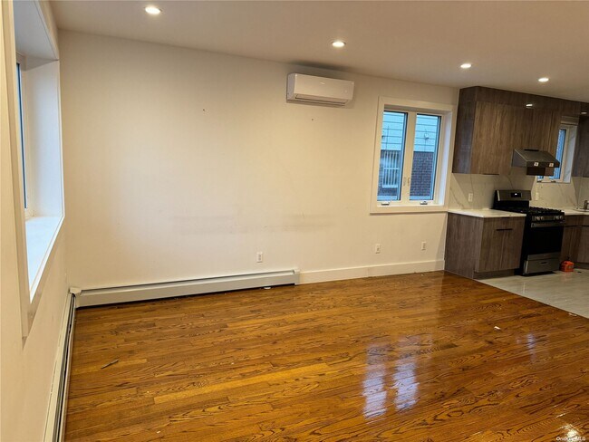 Building Photo - 2928 Gillmore St