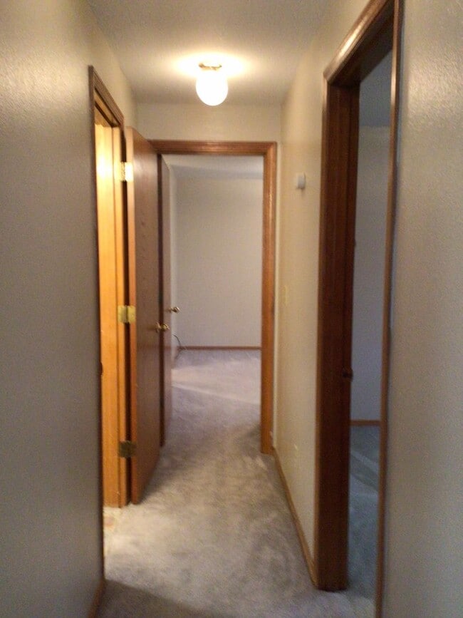 Foto del edificio - AVAILABLE NOW - Two Bedroom and Two Bath Duplex Unit in Bagley Downs Neighborhood