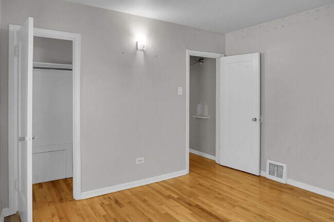 Building Photo - $2,695.00 - 3 Beds, 2 Bath, Duplex in Denv...