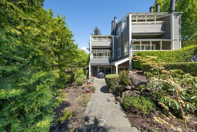 Foto del edificio - Waterfront Studio Kirkland Available for R...