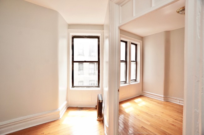 Building Photo - 2224 Amsterdam Ave