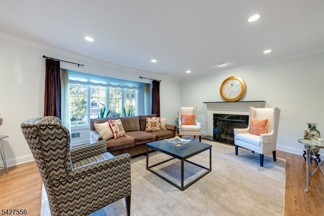 Building Photo - 7 Byron Rd