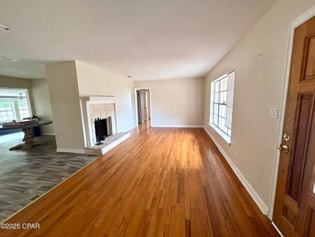 Foto del edificio - 1206 Buena Vista Blvd