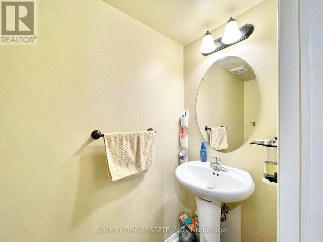 Photo du bâtiment - 2788 Eglinton Ave E