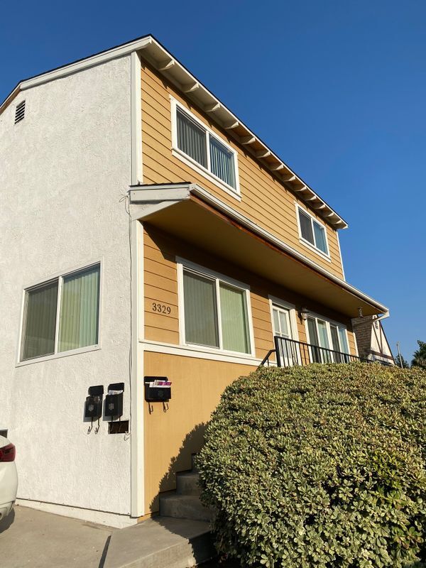 Foto principal - 3329 Montrose Ave