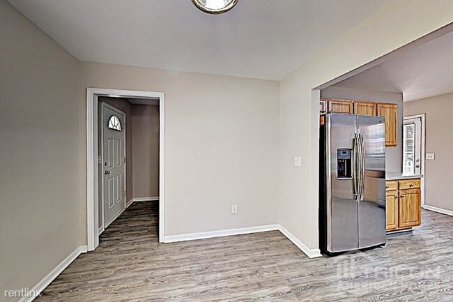 Foto del edificio - 6815 Moss Lake Rd