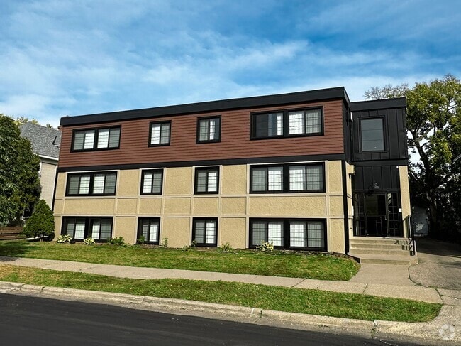 Building Photo - 2525 Grand Ave S