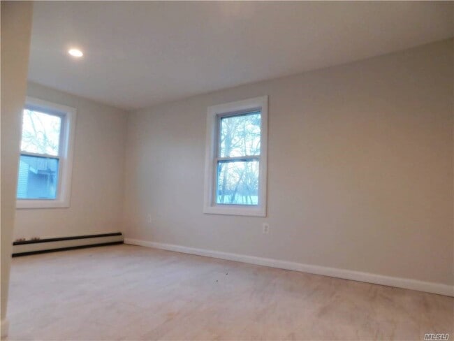 Building Photo - 1710 Spur Dr N