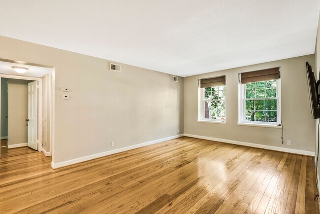 Foto del edificio - Fairlington 2 BR Condo for Rent!