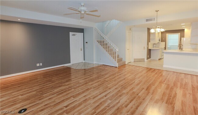 Foto del edificio - 5823 Cove Cir