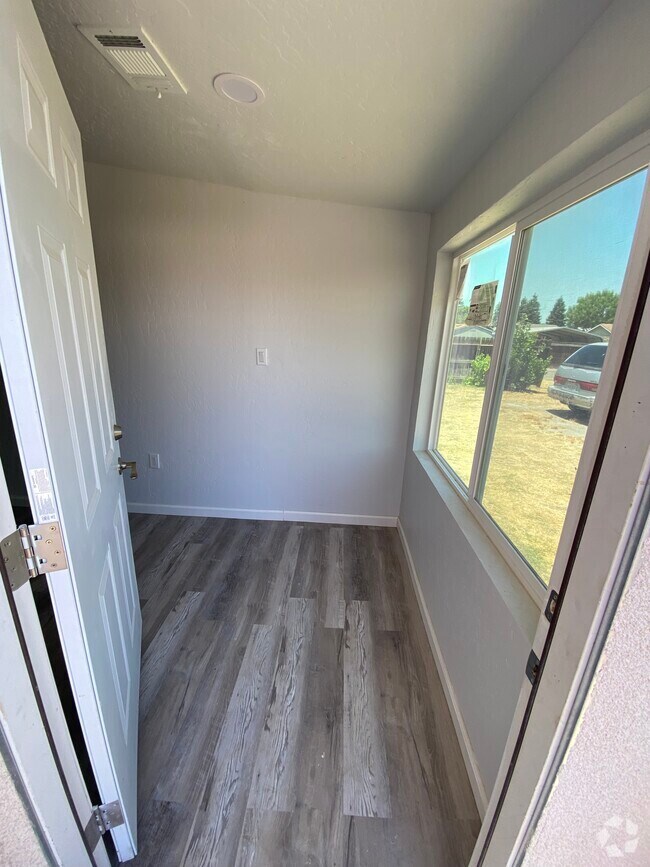 Apartments for Rent in Exeter CA with Yard 1 Rentals