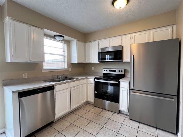 Building Photo - 3502 Parkridge Dr